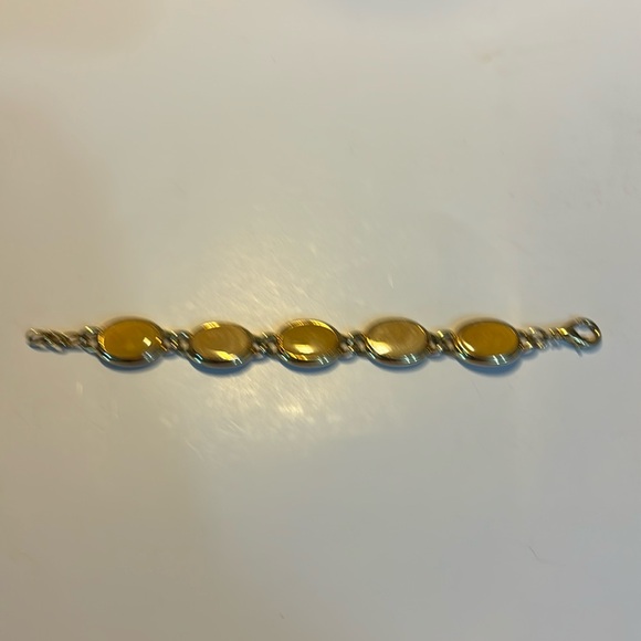 Jewelry - Vintage gold and yellowish tan circular stone bracelet